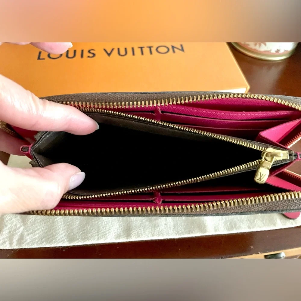 Louis Vuitton Clemence wallet blooming flowers Fuchsia 
EXCELLENT CONDITION - Picture 7 of 16